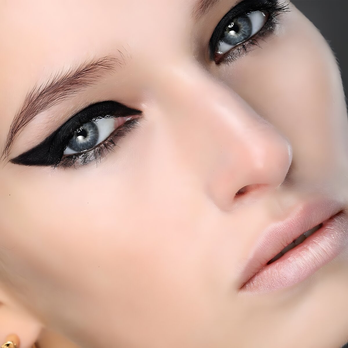 REF_P_3_Revolution Gel EyeLiner Black